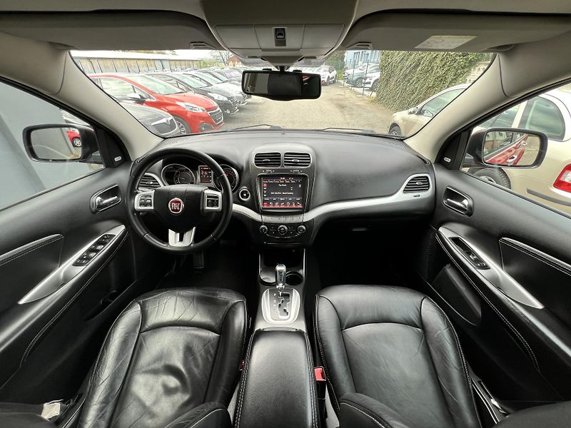 Fiat Freemont 2.0MJT 4x4 AUTOMAT 7MÍST KŮŽE  - fotka 19 z 50
