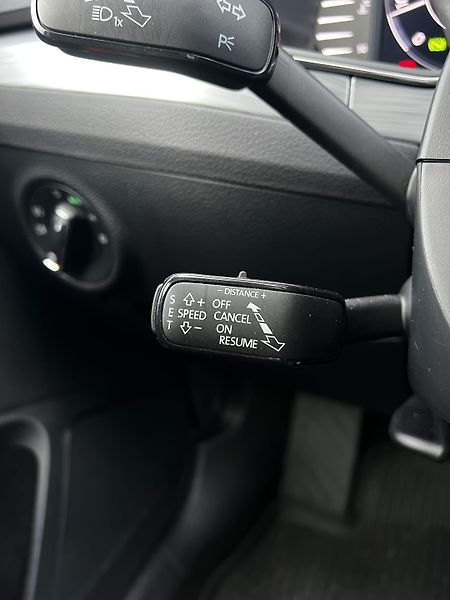 Škoda Superb 2.0TDI DSG ACC 1.Maj DPH TZ - fotka 11 z 24