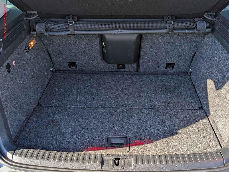 Volkswagen Tiguan (2010) 1.4TSi, AC, výhřev sed. - fotka 7 z 15
