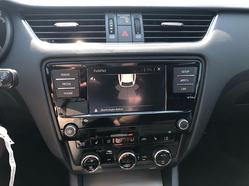 Škoda Octavia III FL Combi Ambition 1.6TDI - fotka 20 z 28