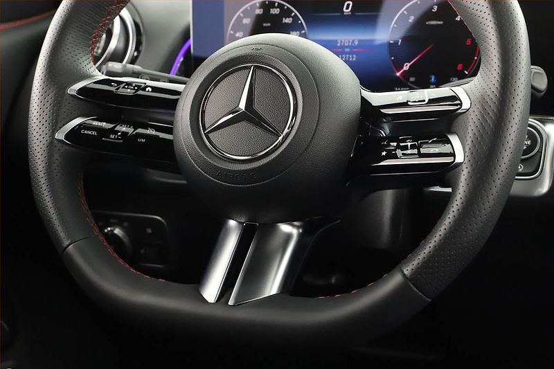 Mercedes-Benz GLB (2024) 200 d 4MATIC - fotka 8 z 20
