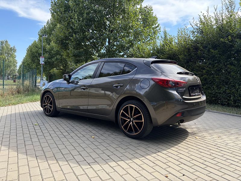 Mazda 3 2.0 121kw Center-Line - fotka 7 z 30