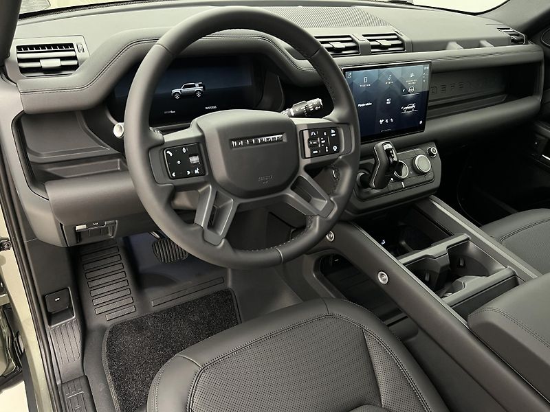 Land Rover Defender 110 D250 X-DYNAMIC SE AWD AUT  - fotka 4 z 45