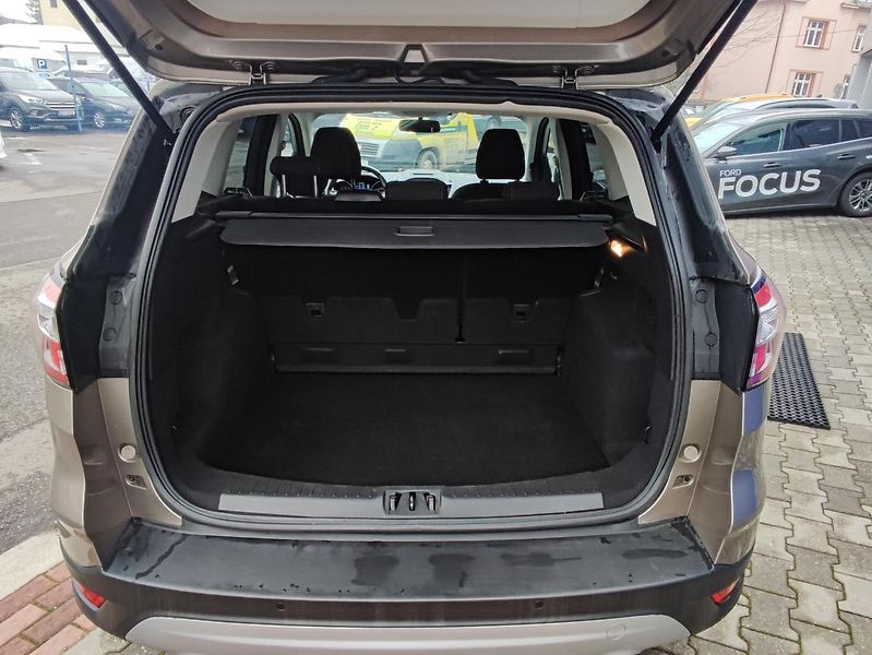 Ford Kuga (2019) - fotka 22 z 26