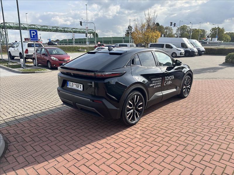 Toyota C-HR 0,0 + Style 77 kWh - fotka 5 z 11
