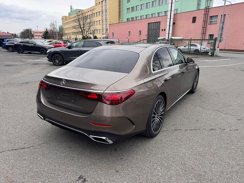Mercedes-Benz Třídy E (2026) E 300 de 4MATIC - fotka 7 z 26
