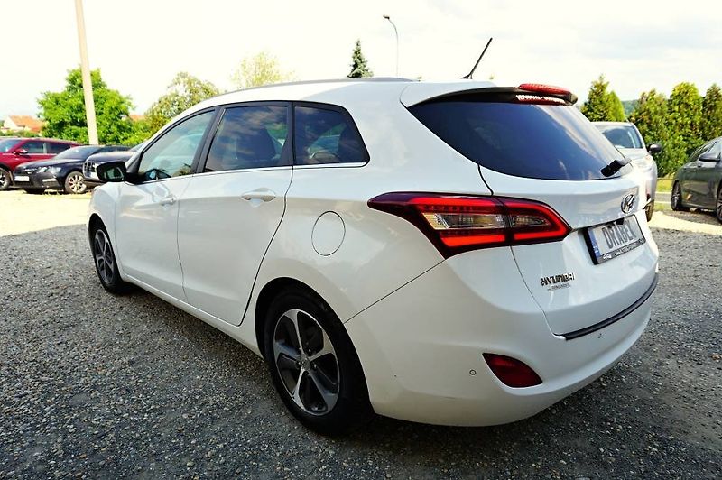 Hyundai i30 (2016) CZECH GO! 1,6 GDI 99 kW - fotka 6 z 44