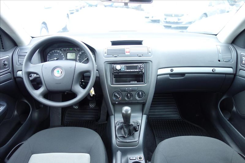 Škoda Octavia 1,6 i 75KW, ČR, KLIMATIZACE. - fotka 14 z 25