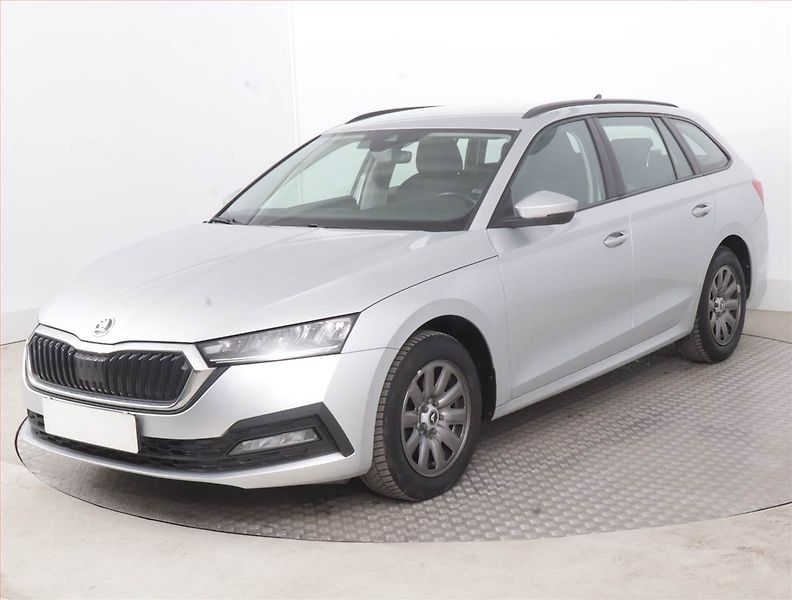 Škoda Octavia (2022) Ambition 2.0 TDI, ČR,1.maj - fotka 2 z 15