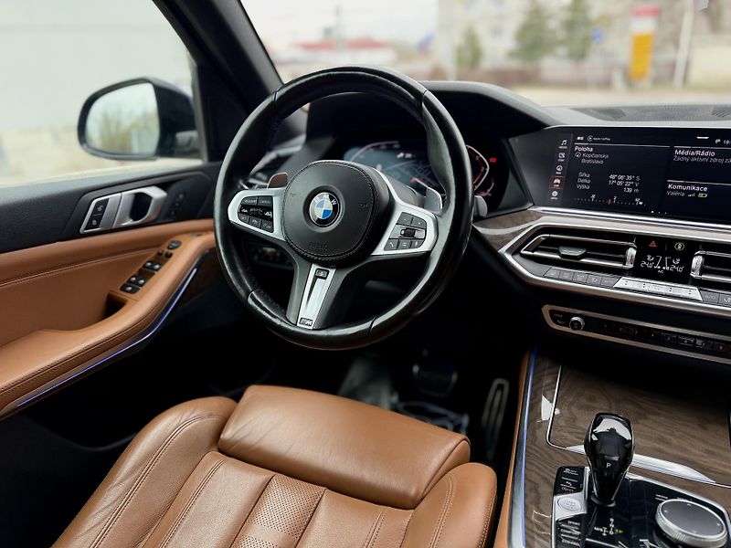 BMW X5 (2019) BMW X5 30d xDrive - fotka 13 z 24
