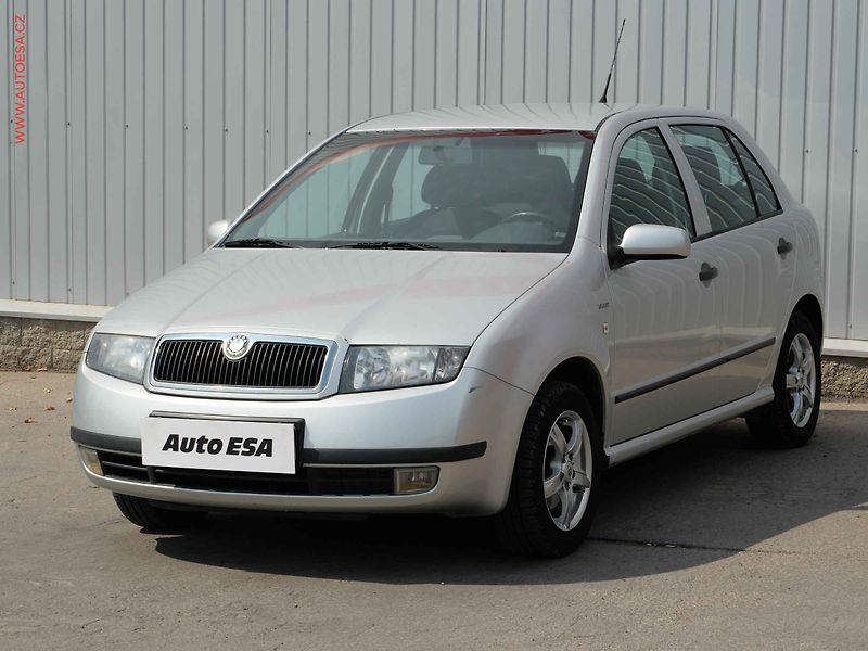 Škoda Fabia (2004) 1.4 MPi, 2.maj,ČR, Park čidla - fotka 3 z 16