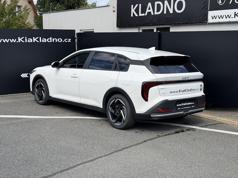 Kia K4 1,0 T-GDi Exlclusive 17 - fotka 5 z 12