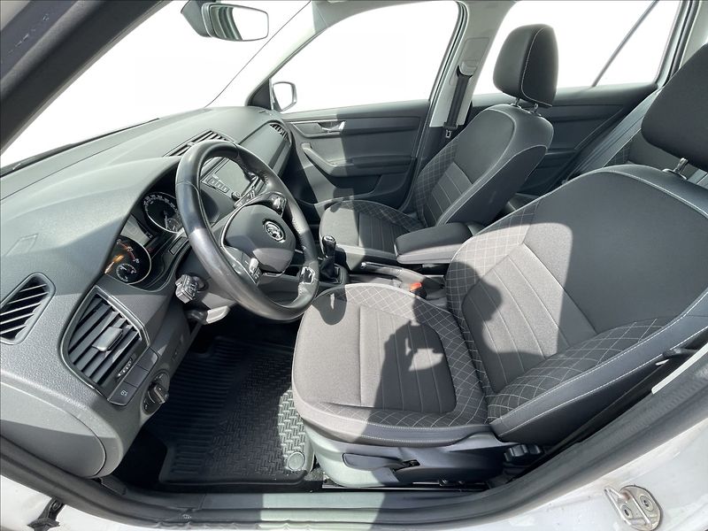Škoda Fabia 1,0 TSI Combi Ambition Plus - fotka 4 z 23