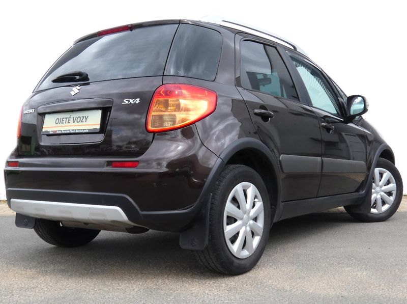 Suzuki SX4 (2013) 1.6 VVT - fotka 10 z 30