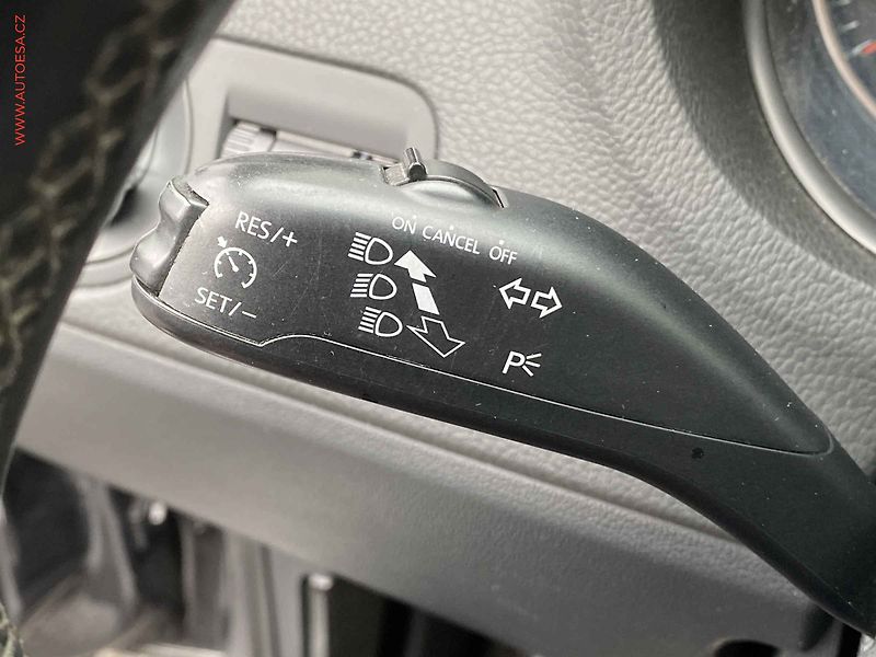 Volkswagen Polo (2013) 1.2, Life, šíbr, p.čidla - fotka 13 z 17