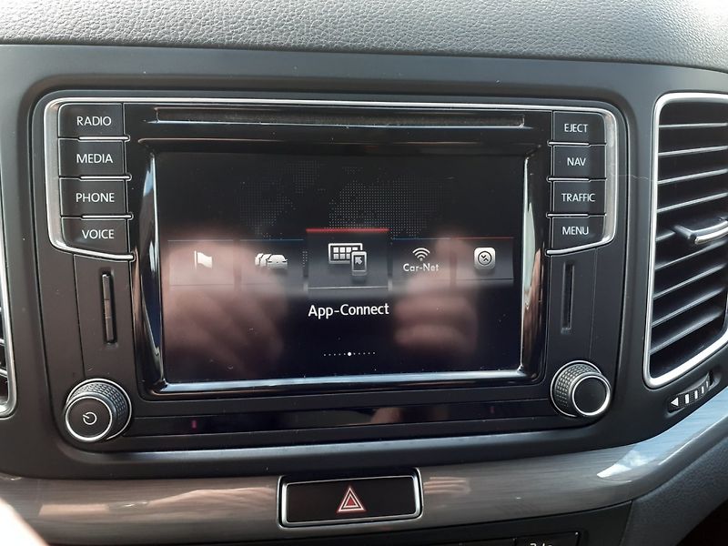 Volkswagen Sharan (2017) 2.0 TDI 4X4 DSG 7 MÍST. - fotka 15 z 48