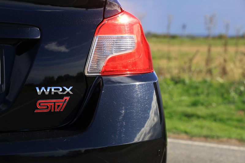 Subaru WRX STI (2016) 2.5 BOXER 221kW SPORT HK CZ - fotka 7 z 32