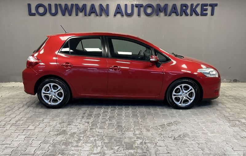 Toyota Auris 1,6 VVTi Luna - fotka 16 z 16