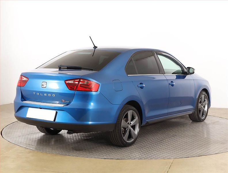 Seat Toledo (2018) FR-Line 1.0 TSI, Serv.kniha - fotka 5 z 16