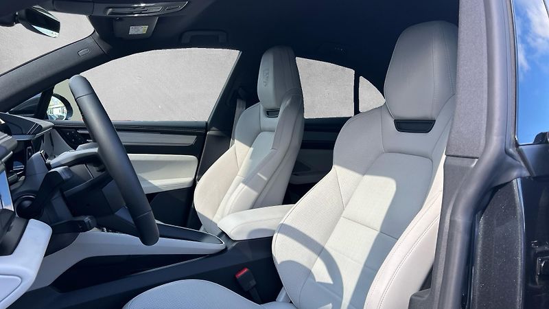 Porsche Macan 4S - fotka 16 z 29