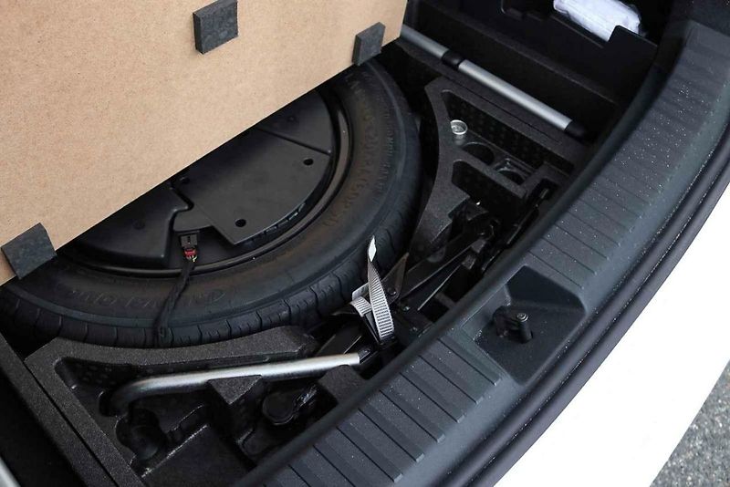 Škoda Kodiaq je u českých rodin jednoznačný favorit. Nepatří mezi nejlevnější, prostorem a praktičností však patří na špičku segmentu.