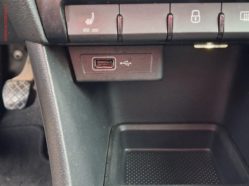 Škoda Rapid (2018) 1.0 TSi, ČR, Style, bixen - fotka 16 z 19