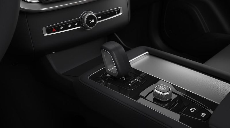 Volvo XC90 (2026) B5 AWD CORE 7míst AUT - fotka 10 z 20