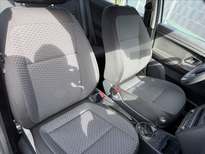 Škoda Fabia II 1.2 TSI Ambition - fotka 13 z 17