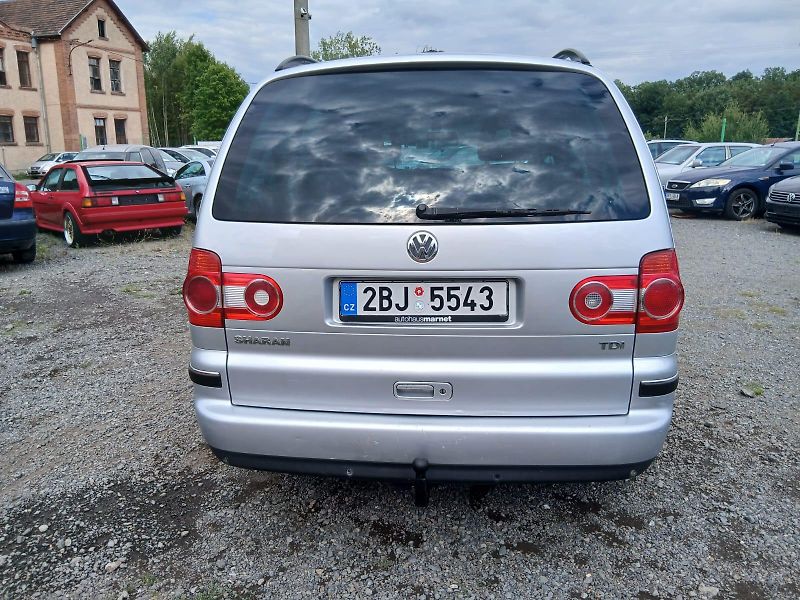 Volkswagen Sharan 2.0 TDI, ALU, 7 míst - fotka 13 z 34