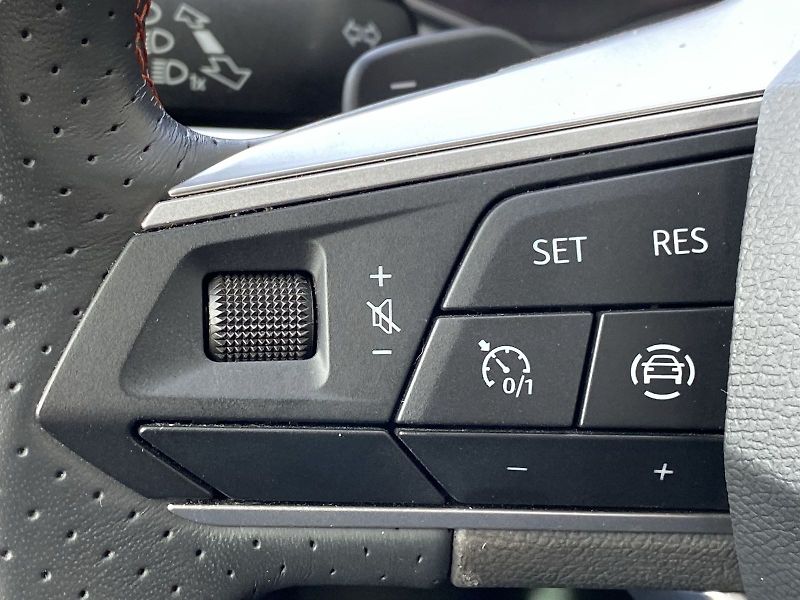 Seat Arona (2023) 1.0 TSI DSG FR - fotka 16 z 35