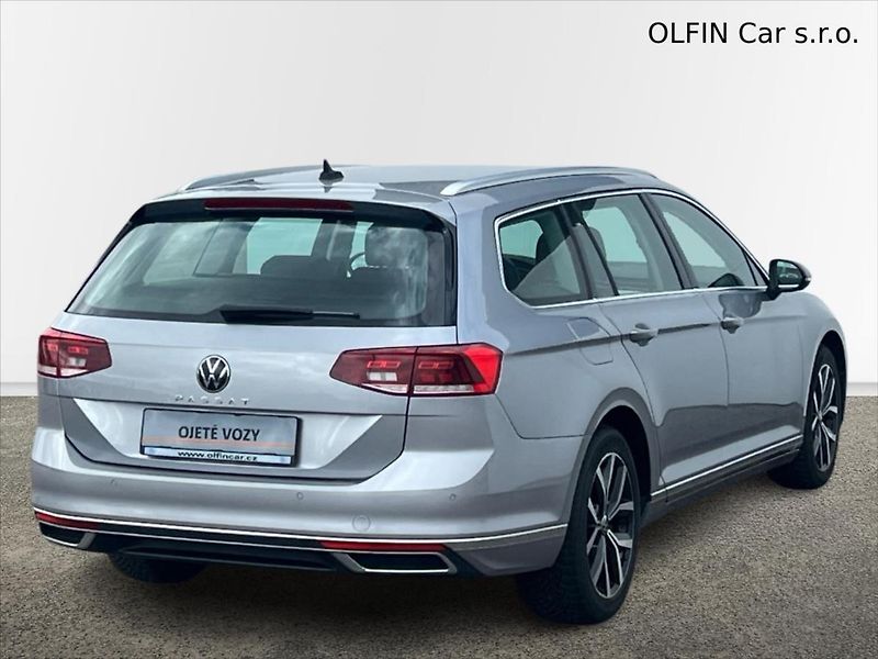Volkswagen Passat Variant 2,0 TDi 110 kW 7DSG ELEGANCE - fotka 2 z 26