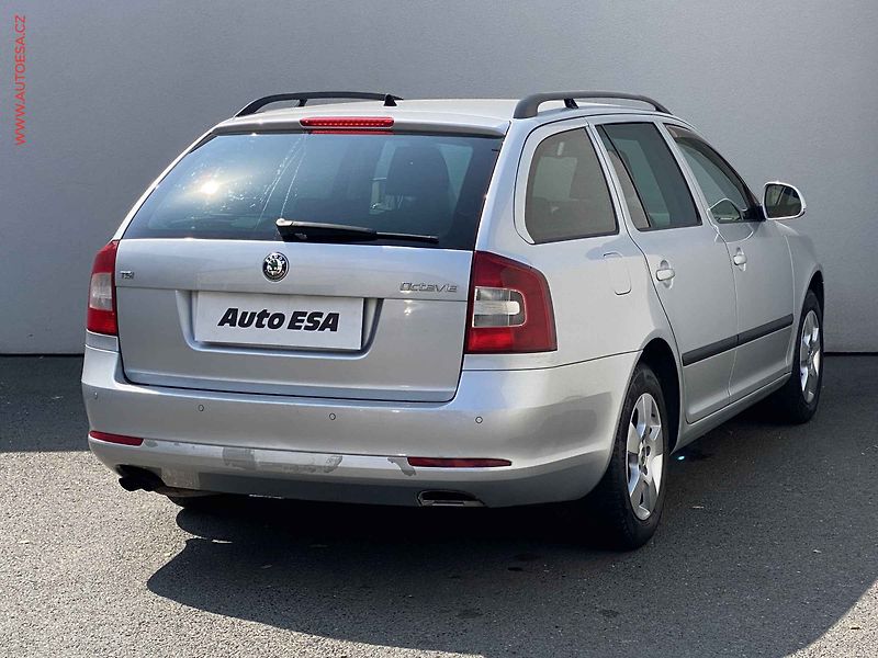 Škoda Octavia (2009) 1.4 TSI, AC, temp - fotka 4 z 16