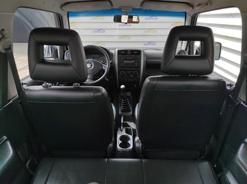 Suzuki Jimny 1,3i 62kW, 4x4, Tažné - fotka 13 z 32