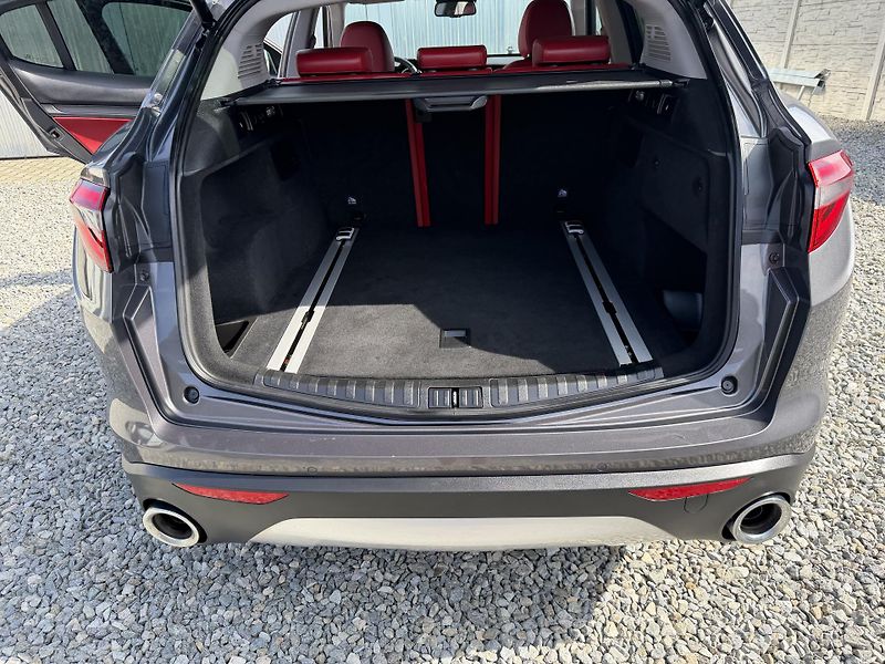 Alfa Romeo Stelvio 2.2JTDM Q4 4x4 210PS VELOCE 1A - fotka 110 z 167