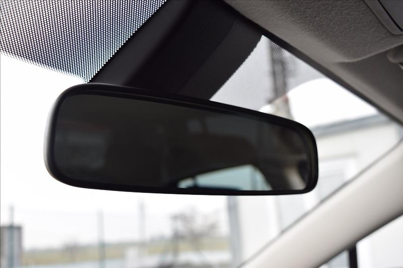 Mazda 5 1,8 i 85KW 7MÍST TAŽNÉ - fotka 44 z 45