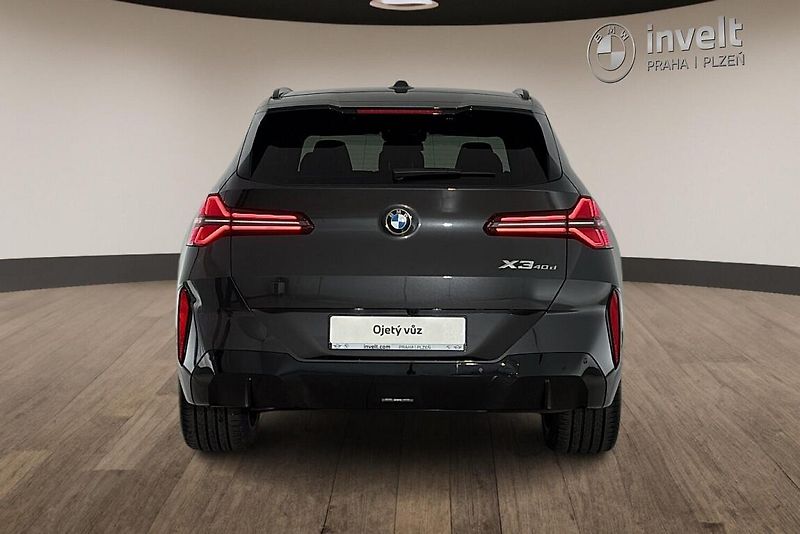 BMW X3 xDrive40d - fotka 4 z 26