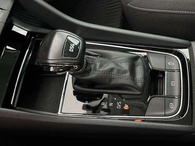 Škoda Karoq Ambition DSG - fotka 20 z 27