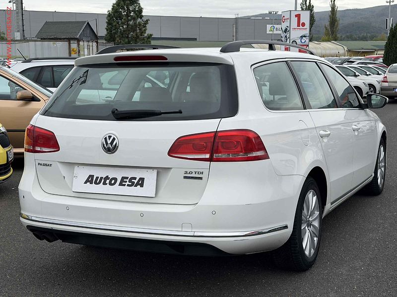 Volkswagen Passat (2012) 2.0TDi, DSG, výhřev sed - fotka 4 z 17