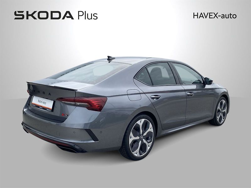 Škoda Octavia (2025) 2.0 TSI DSG RS - fotka 2 z 39
