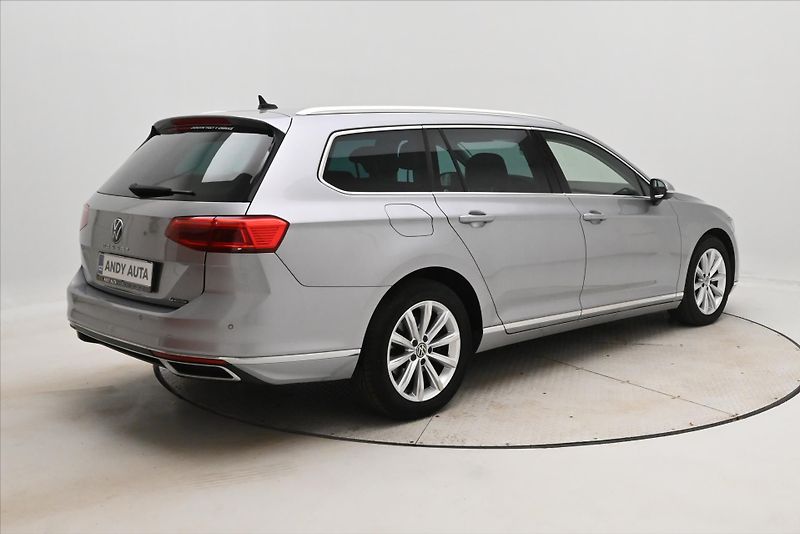 Volkswagen Passat 2,0 TDI 147kW DSG Elegance Zár - fotka 5 z 25