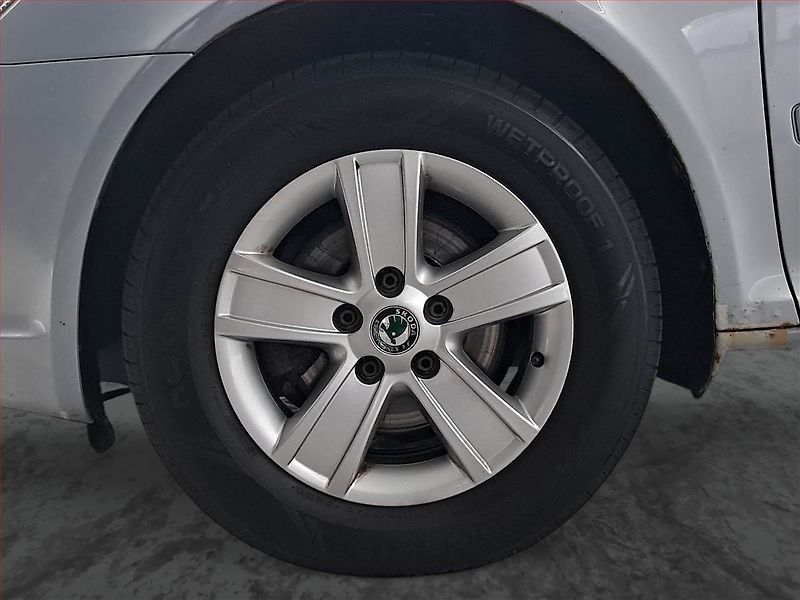 Škoda Octavia (2010) 1.4 TSI, Tempomat - fotka 14 z 16