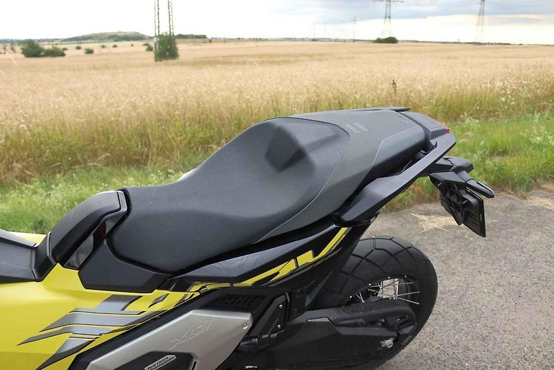 S kombinací skútru a endura přišla Honda už téměř před deseti lety a odvaha se jí vyplatila - o X-ADV je velký zájem.