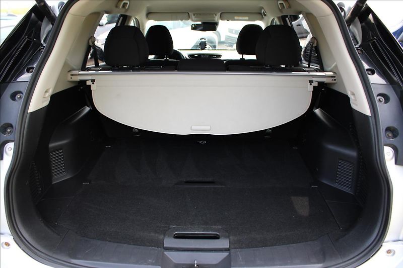 Nissan X-Trail 2,0 DCi 130kW 4x4, 360 kamera - fotka 25 z 30