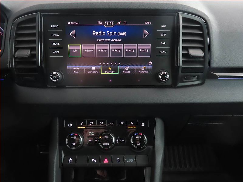 Škoda Karoq (2023) Sportline 1.5 TSI - fotka 12 z 17