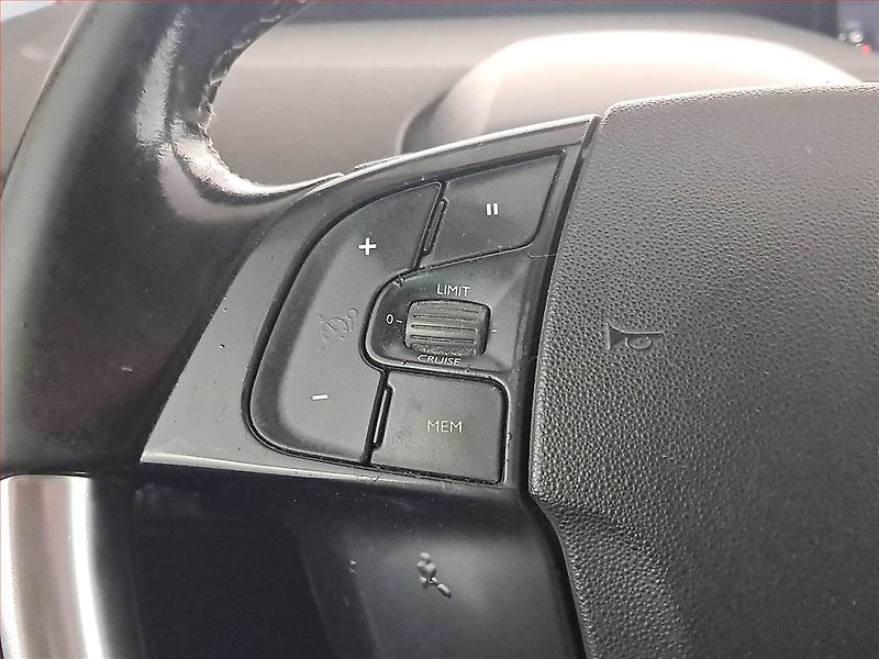 Citroën C4 Picasso (2017) 1.6 BlueHDi, 7 míst, Navi - fotka 16 z 18