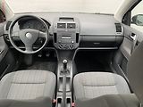 Volkswagen Polo (2009) 1.2i, Trendline, AC, park. - náhled 8