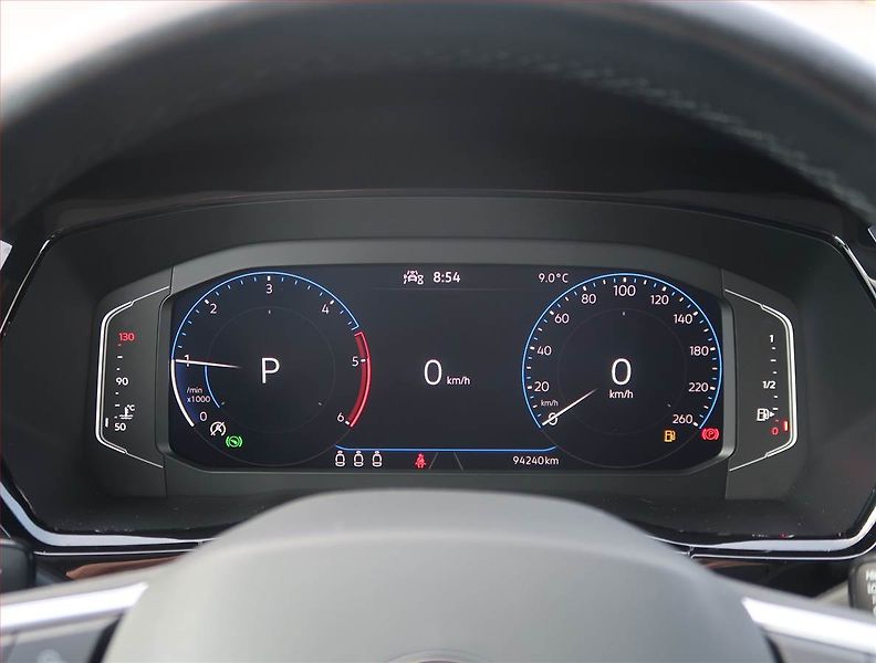 Volkswagen Touran (2023) 2.0 TDI - fotka 11 z 25