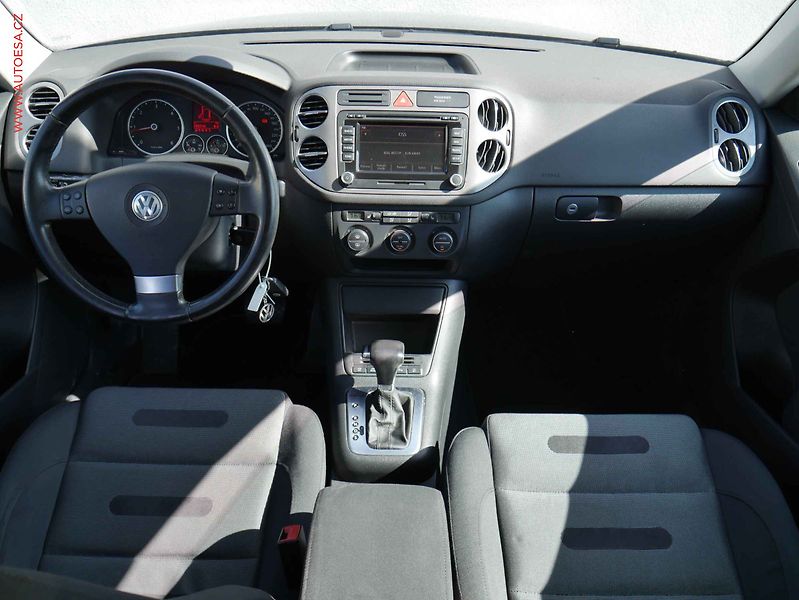 Volkswagen Tiguan (2009) 2.0TDi, ČR, DSG, xenon, navi - fotka 8 z 21