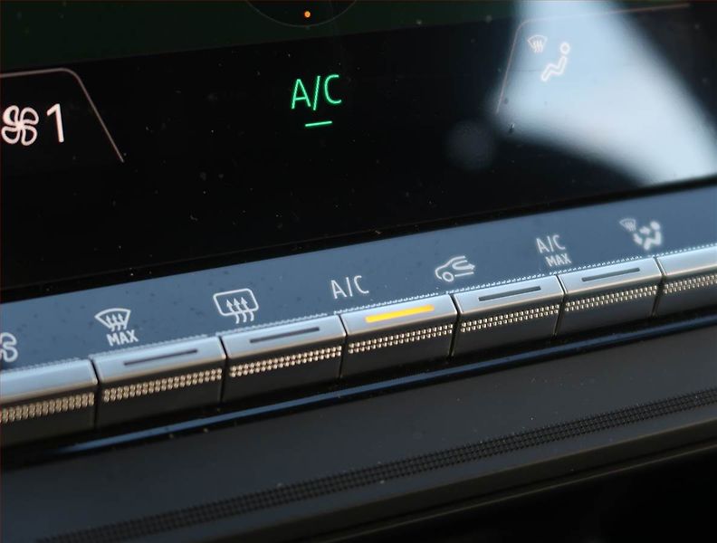 Renault Captur (2025) 1.0 TCe - fotka 18 z 19