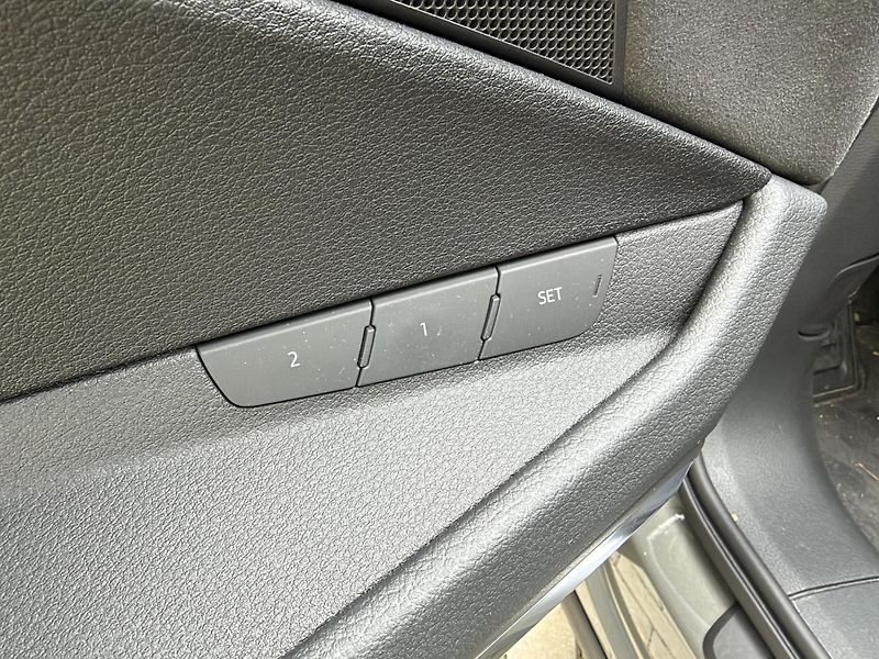 Audi Q8 e-tron 55 Quattro B&O S-Line Head-Up  - fotka 19 z 25